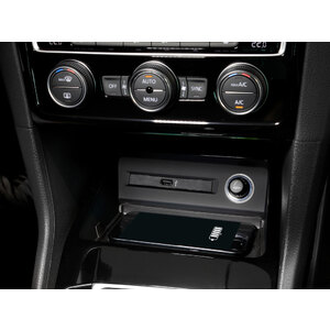 Caricabatteria wireless QI VW Volkswagen Golf Sportsvan 5G Facelift 2017> - PHONOCAR Volkswagen Golf Sportsvan 5G Facelift 2017 >