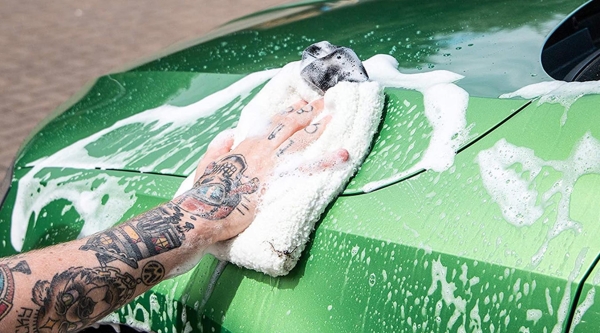 Come ripulire l'auto da sabbia e sporco?