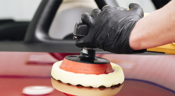 Lucidatura fai da te: come far brillare la propria auto