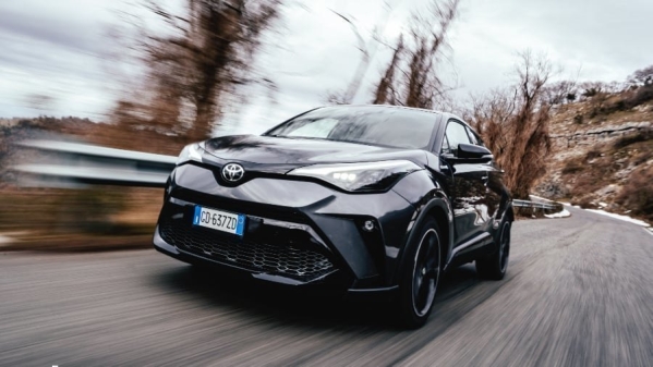 Toyota C-HR GR Sport arriva in concessionaria
